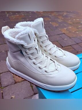 WOMENS VESSI ALTA HIGH TOP DUNE BEIGE WATERPROOF LIGHTWEIGHT SNEAKER BOOTS SZ 9